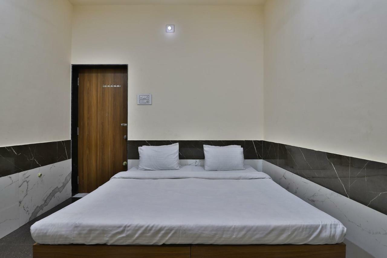 Spot On 37366 Hotel Mahalaxmi Dwārka Exteriör bild